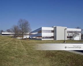 Pennsylvania Business Campus - 400-445 Lakeside Drive