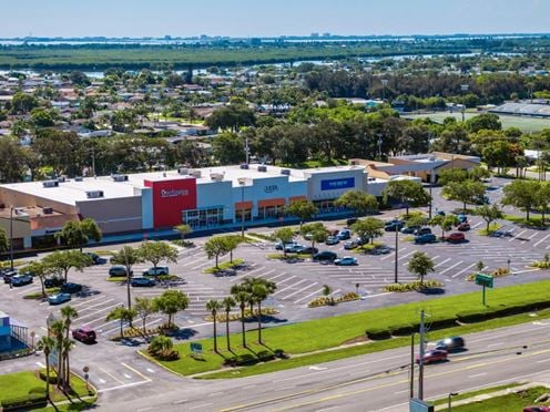 Shoppes at Victoria Square