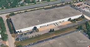 325,617 SF Available for Sublease in Bolingbrook