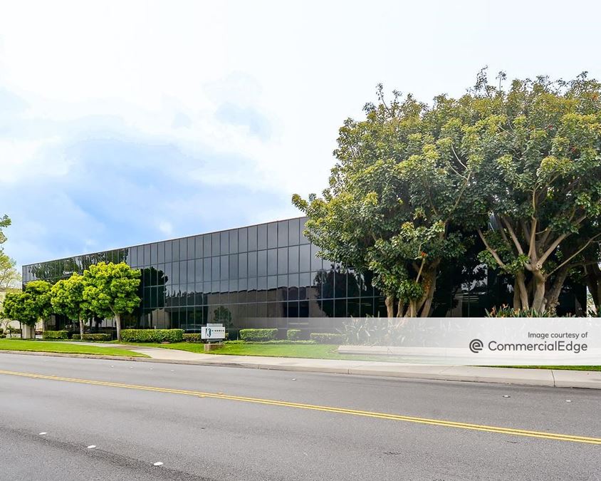 820 Flynn Road, Camarillo Industrial Space For Lease