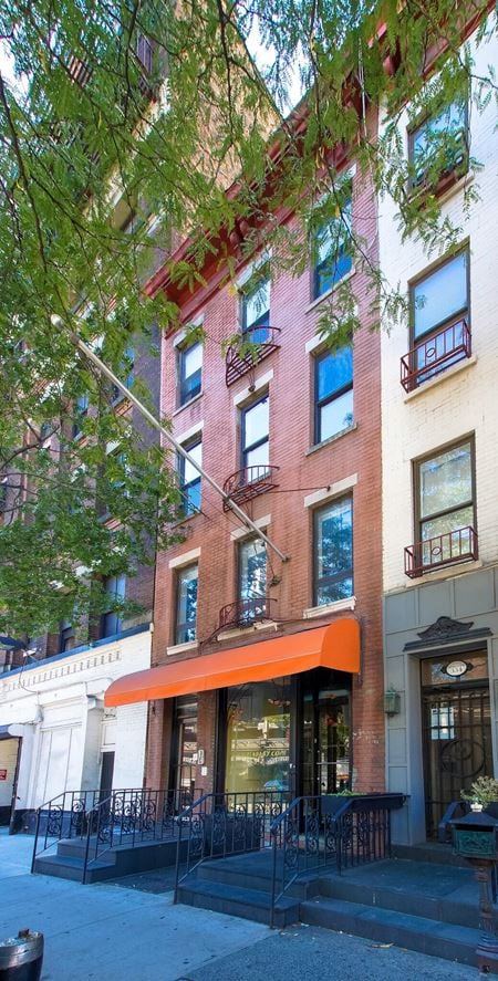 Retail space for Rent at 336 E 59th St in New York