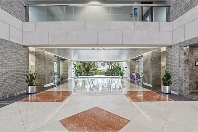 One Harbour Square