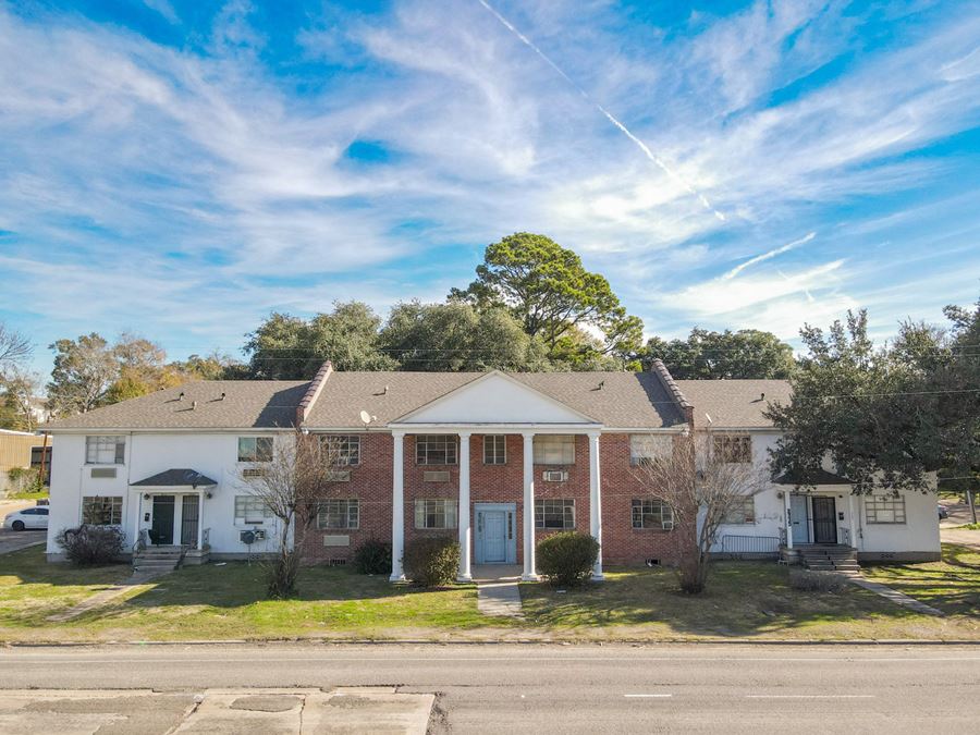 20-Unit Multifamily Opportunity just outside of LSU Campus