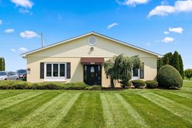 Commercial Building on ±2 Acres For Sale