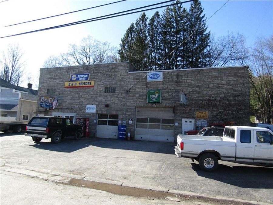 885 Main St