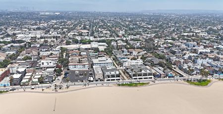 Retail space for Rent at 613 Ocean Front Walk in Los Angeles
