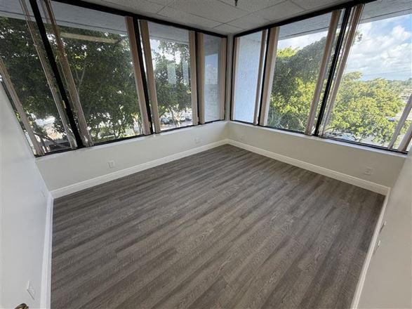 1280 SF Suite 301 Professional and Medical Office Space at