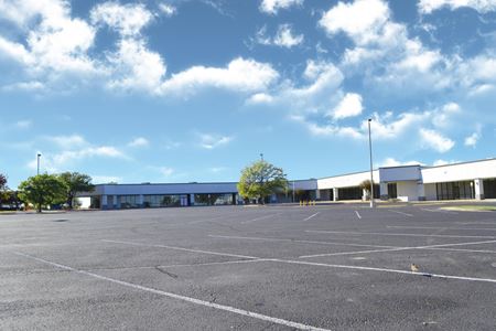 Photo of commercial space at 5555 Rufe Snow Drive in North Richland Hills