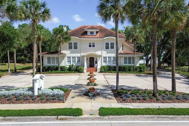 Prestigious Office Space Near Downtown DeLand