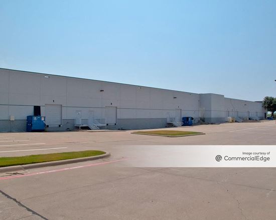 Prologis Plano Distribution Center - 2901 & 3001 Summit Avenue