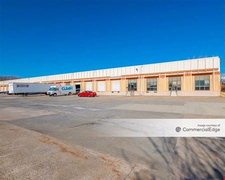 Industrial space for Rent at 5135 Merriam Dr in Shawnee