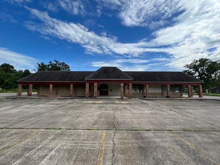 Commercial space for Sale at 10120 Red Oak Dr in Baton Rouge