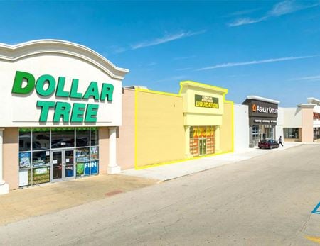 Retail space for Rent at 1647-1655 38th Street in Peru