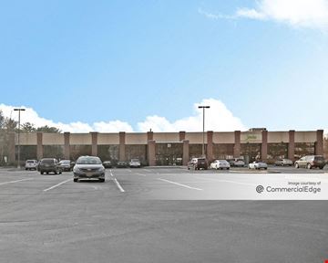 Nassau West Corporate Center - 51 Charles Lindbergh Blvd
