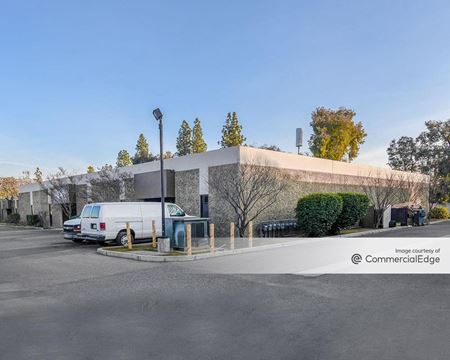 Gateway Business Complex - 4980 East University Avenue - Fresno