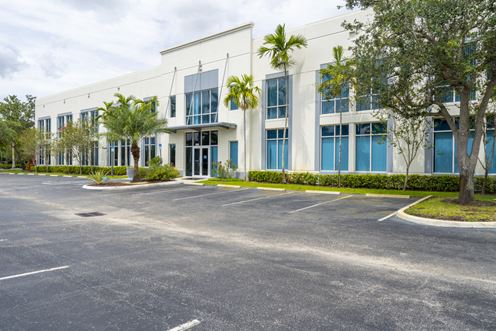 Office property in Pembroke Pines, FL