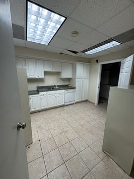 1800 Husted Rd