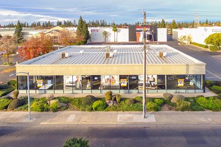 Retail space for Rent at 4222 W Shaw Ave in Fresno