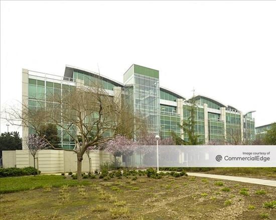 Pacific Shores Center - 1800 Seaport Blvd