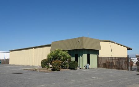 Freestanding Office/Warehouse + 3.25 AC Yard Off CA-99 - Tulare