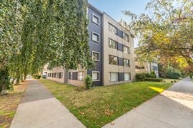 Park Strand Apartments