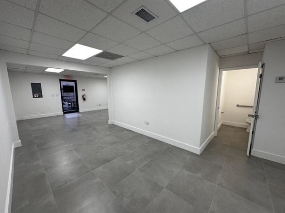 2734 NW 72nd Ave