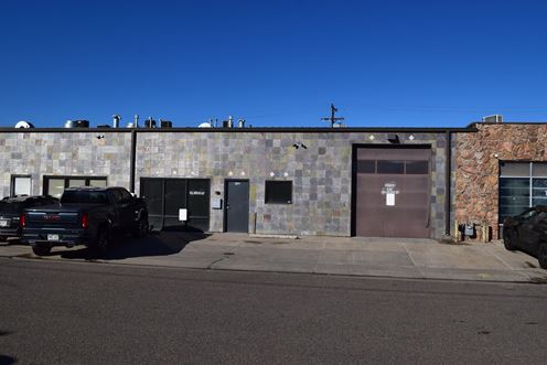 5,345 SF warehouse with heavy power and a 10'x12' drive in door