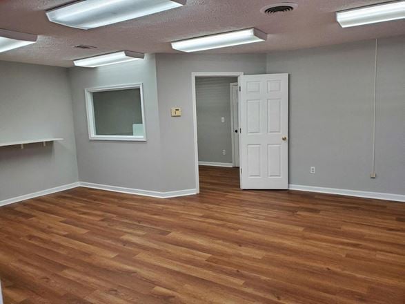 1000 Iris Dr SW