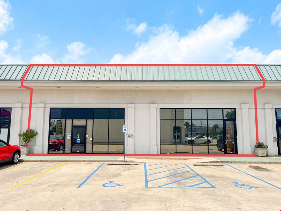 Turnkey Medical Suite in Extremely Visible Shopping Center