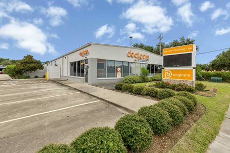 Photo of commercial space at 6015 Fairmont Pkwy in Pasadena