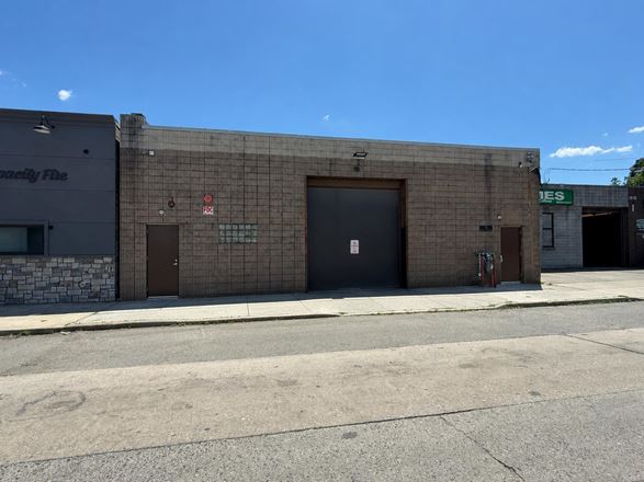 70 Bennington Ave
