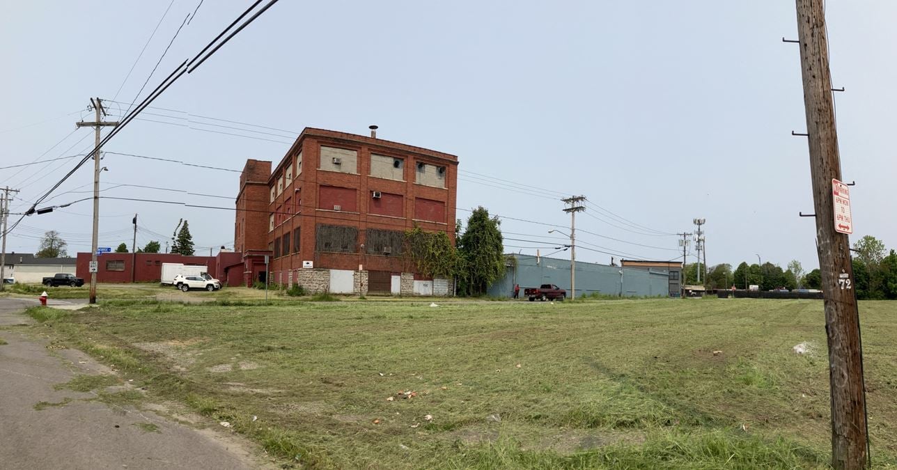 588 Monroe St & 34 Brown