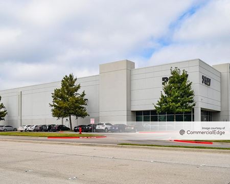 Industrial space for Rent at 925 Freeport Pkwy in Coppell