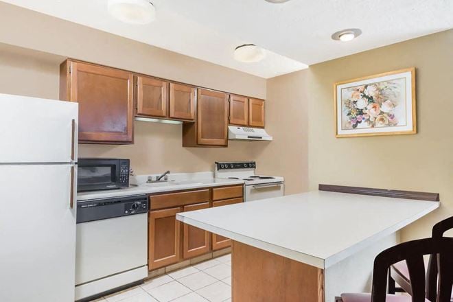 Hawthorn Suites