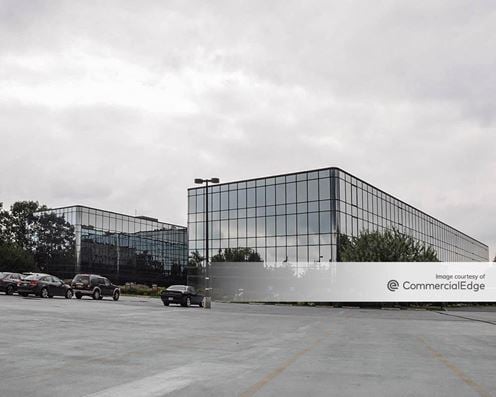 Melville Office Plaza