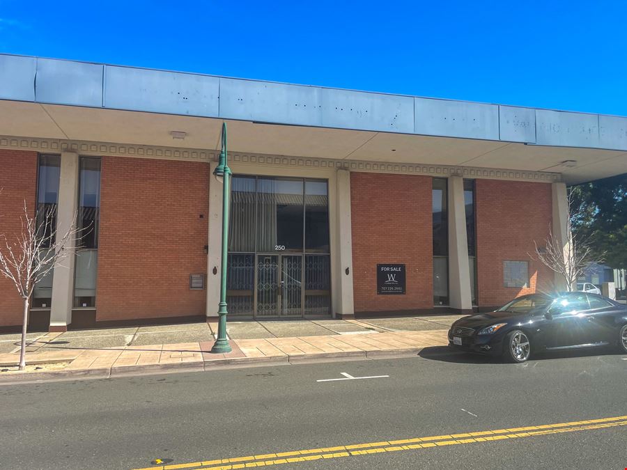 250 Georgia St