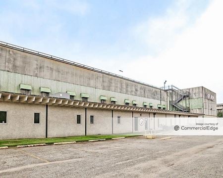 Industrial space for Rent at 3511 West 12th Street in Houston