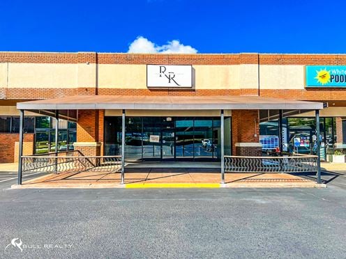 ±1,800 SF Retail/Restaurant Opportunity