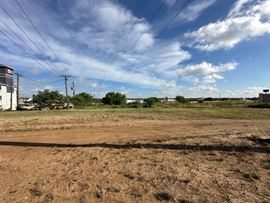 1827 W Oaklawn Rd