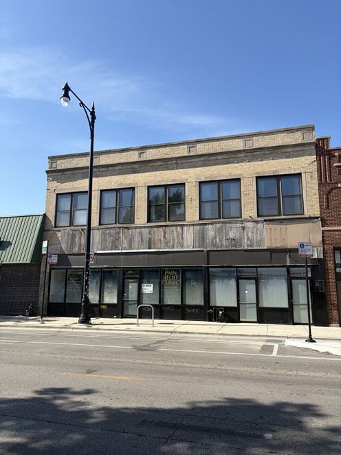 3330 N Milwaukee Ave