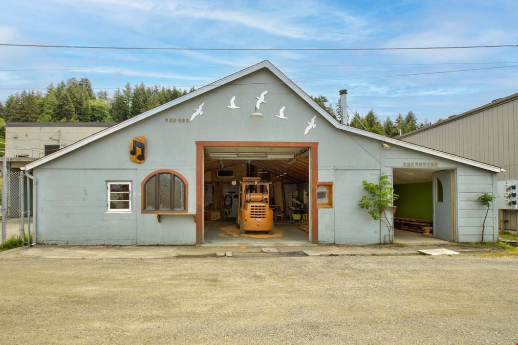 563 Winchester Ave Reedsport, OR 97467