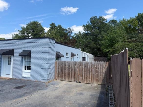 62 Barnes St – Office, Quonset Hut + Fenced Yard