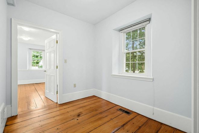 PENDING | 160 SYLVAN STREET  Danvers, MA