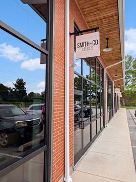 6035 N Knoxville Ave - Suites 103  & 105