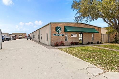 108 Commercial Pl