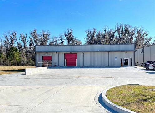±8,280 SF Warehouse Building with Showroom | Lease