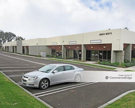 Riverside Business Park - 3343-­3492 Chicago Avenue & 3330-3494 Durahart Street