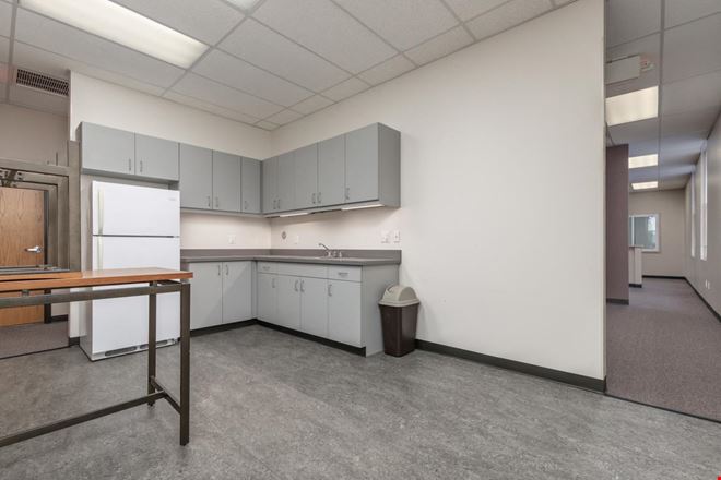 S. Kingshighway 2nd Floor Office Space