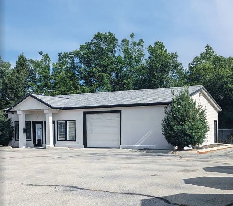 Retail/Industrial Building or Auto Lot
