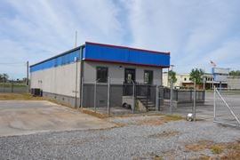Former Automobile Dealership along Hwy 31